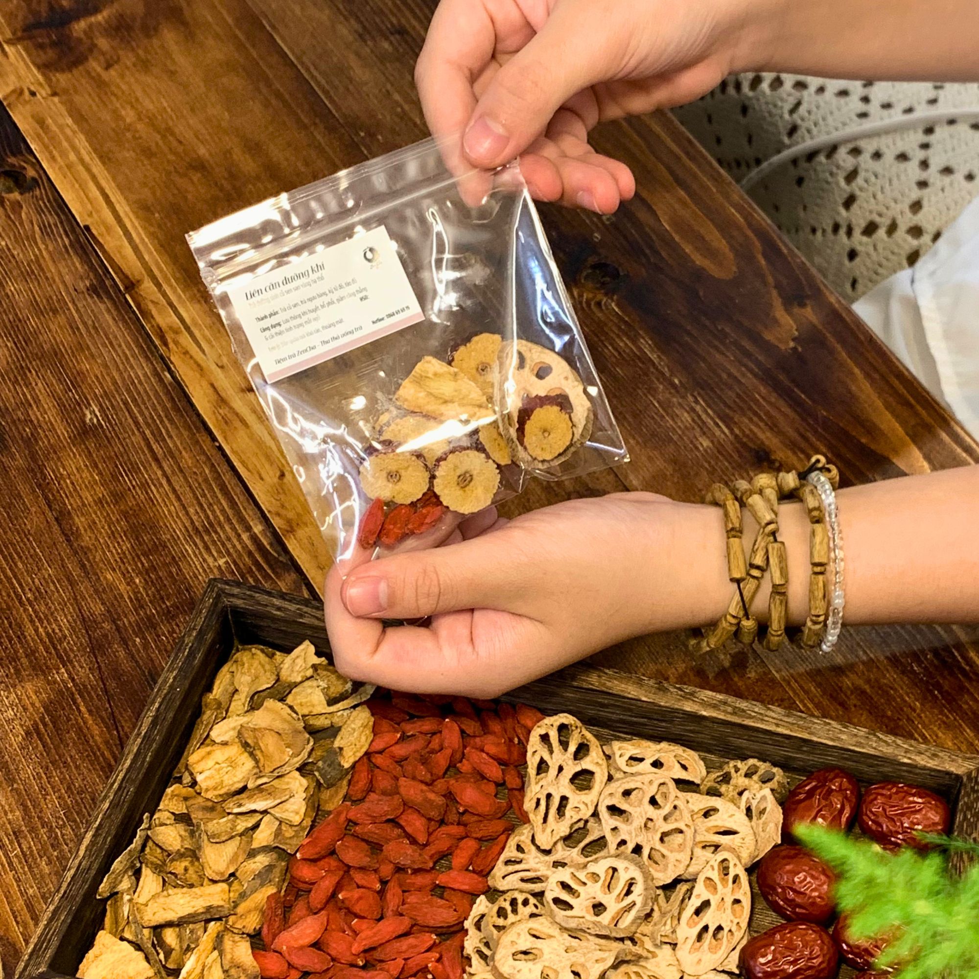 Liên Căn Dưỡng Khí
